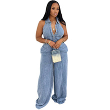 Charger l'image dans la galerie, Women's Western Style Denim Jumpsuit with Turn-Down Collar, Halter Neckline, Single Button Closure, Autumn Winter Fashion Jumpsuit