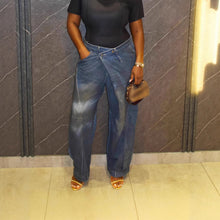 Cargar imagen en el visor de la galería, Distressed Washed Denim Pants with Knife Cut