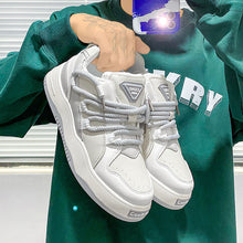 Lade das Bild in den Galerie-Viewer, Leisure Bread Shoes