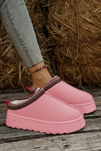 Lade das Bild in den Galerie-Viewer, Pair of pink Contrast Print Suede Plush Lined Snow Boots worn with casual jeans, featuring a soft plush interior and sturdy sole for comfortable winter wear.