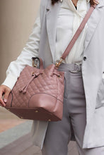 Lade das Bild in den Galerie-Viewer, MKF Wendy Bucket Bag with Wristlet by Mia K