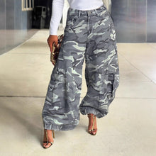 Load image into Gallery viewer, Camouflage Knife-Style Wide-Leg Cargo Jeans