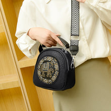 Load image into Gallery viewer, Women's Bag Multi-layer Large Capacity Vintage Shoulder Crossbody Bag Casual Commute Versatile Tote Bag
