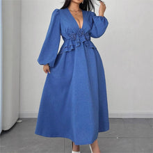 Lade das Bild in den Galerie-Viewer, V-Neck Floral Maxi Dress with Waist Cinching, Plus Size Women's Long Dress