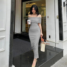 Lade das Bild in den Galerie-Viewer, One-Shoulder Pleated Dress, Slim Fit Bodycon Dress