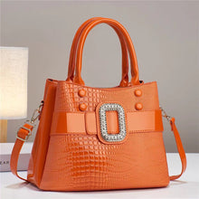Load image into Gallery viewer, Lizard patterned single shoulder diagonal cross bag