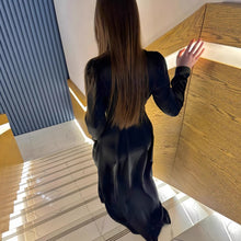 Lade das Bild in den Galerie-Viewer, Style Solid Color Long Sleeve Buttoned Dress