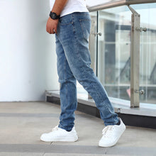 Cargar imagen en el visor de la galería, Tecnología elástica para jeans de hombre