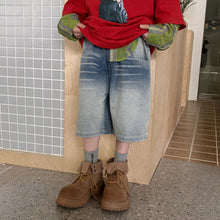 Load image into Gallery viewer, Jeans and shorts