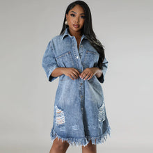 Cargar imagen en el visor de la galería, Fashionable Denim Jacket for Women with Ripped Fringe Short Sleeve Turn-Down Collar