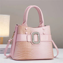 Load image into Gallery viewer, Lizard patterned single shoulder diagonal cross bag