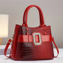 Load image into Gallery viewer, Lizard patterned single shoulder diagonal cross bag