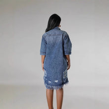 Cargar imagen en el visor de la galería, Fashionable Denim Jacket for Women with Ripped Fringe Short Sleeve Turn-Down Collar