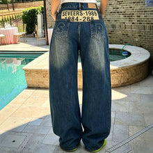 Lade das Bild in den Galerie-Viewer, Street Style Asymmetric Letter Patch Washed Frayed Denim Pants