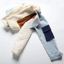 Cargar imagen en el visor de la galería, Chaqueta vaquera corta de patchwork de pelo con bolsillos