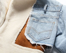 Cargar imagen en el visor de la galería, Chaqueta vaquera corta de patchwork de pelo con bolsillos