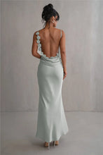 Cargar imagen en el visor de la galería, Mozision Floral Draped Backless Maxi Dress