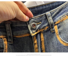 Load image into Gallery viewer, Retro Straight Stretch Loose Comfortable Jeans