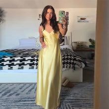 Lade das Bild in den Galerie-Viewer, Sexy Yellow Satin Backless Maxi Dress