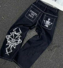 Lade das Bild in den Galerie-Viewer, American Street Fashion Trend Gothic Print Loose Jeans Men Harajuku Y2K New Hip Hop Joker Oversized Wide-leg Pants Unisex Jeans