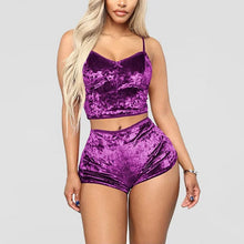 Lade das Bild in den Galerie-Viewer, V Neck Velvet Crop Top Pajama Set