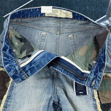 Load image into Gallery viewer, Summer new work style multi-pocket denim shorts for men, loose casual splicing five-quarter pants