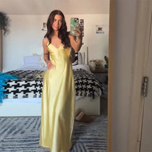 Lade das Bild in den Galerie-Viewer, Sexy Yellow Satin Backless Maxi Dress