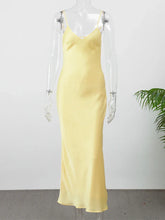 Lade das Bild in den Galerie-Viewer, Sexy Yellow Satin Backless Maxi Dress