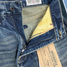 Load image into Gallery viewer, Heavy Washed Distressed Straight Blue Jeans