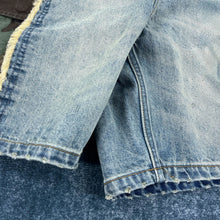 Load image into Gallery viewer, Summer new work style multi-pocket denim shorts for men, loose casual splicing five-quarter pants