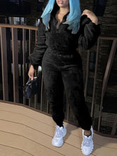 Lade das Bild in den Galerie-Viewer, New Plush Two Piece Set Zipper Lapel Pullover