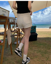 Cargar imagen en el visor de la galería, Black White Elegant Slim Denim Shorts