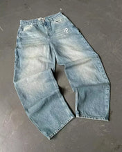 Lade das Bild in den Galerie-Viewer, American Street Fashion Trend Gothic Print Loose Jeans Men Harajuku Y2K New Hip Hop Joker Oversized Wide-leg Pants Unisex Jeans