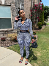Lade das Bild in den Galerie-Viewer, Stretch Knitted Printed Two-piece Set For Women