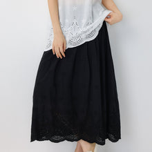 Lade das Bild in den Galerie-Viewer, Hollow Out Patchwork Lace Skirt
