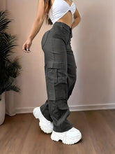 Cargar imagen en el visor de la galería, Pantalones cargo de talla grande con pernera ancha y diseño multibolsillos
