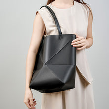 Load image into Gallery viewer, Large capacity single shoulder geometric splicing folding bucket bag
