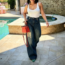 Lade das Bild in den Galerie-Viewer, Street Style Asymmetric Letter Patch Washed Frayed Denim Pants
