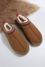 Lade das Bild in den Galerie-Viewer, Pair of brown Contrast Print Suede Plush Lined Snow Boots with cozy cream fleece lining and red plaid trim around the ankle, designed for warmth and style in winter.
