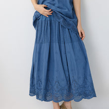 Lade das Bild in den Galerie-Viewer, Hollow Out Patchwork Lace Skirt
