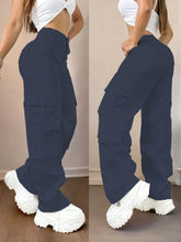 Cargar imagen en el visor de la galería, Pantalones cargo de talla grande con pernera ancha y diseño multibolsillos
