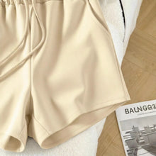 Lade das Bild in den Galerie-Viewer, Two piece shorts set
