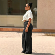 Lade das Bild in den Galerie-Viewer, Multi-button Fly Front Denim Pants
