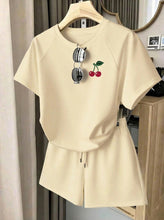 Lade das Bild in den Galerie-Viewer, Two piece shorts set
