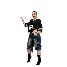 Cargar imagen en el visor de la galería, Asymmetric Frayed Hem Five-Pocket Denim Shorts
