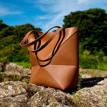Load image into Gallery viewer, Large capacity single shoulder geometric splicing folding bucket bag
