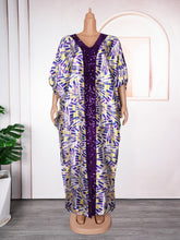 Lade das Bild in den Galerie-Viewer, Patchwork Printed Robe African V-Neck Dress with BeadsPrinted Pattern
