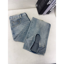 Load image into Gallery viewer, Retro Distressed Design Denim Pants
