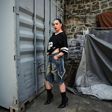 Cargar imagen en el visor de la galería, Asymmetric Frayed Hem Five-Pocket Denim Shorts
