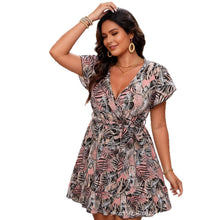 Cargar imagen en el visor de la galería, New Women's Floral V-Neck Simming Dress
